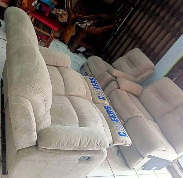 Tempat Ganti Kulit Sofa Robek Di Cibeureum Bandung