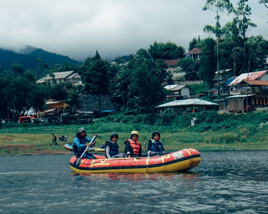 Rafting Sungai Oya-harga Wisata Kabupaten Bandung