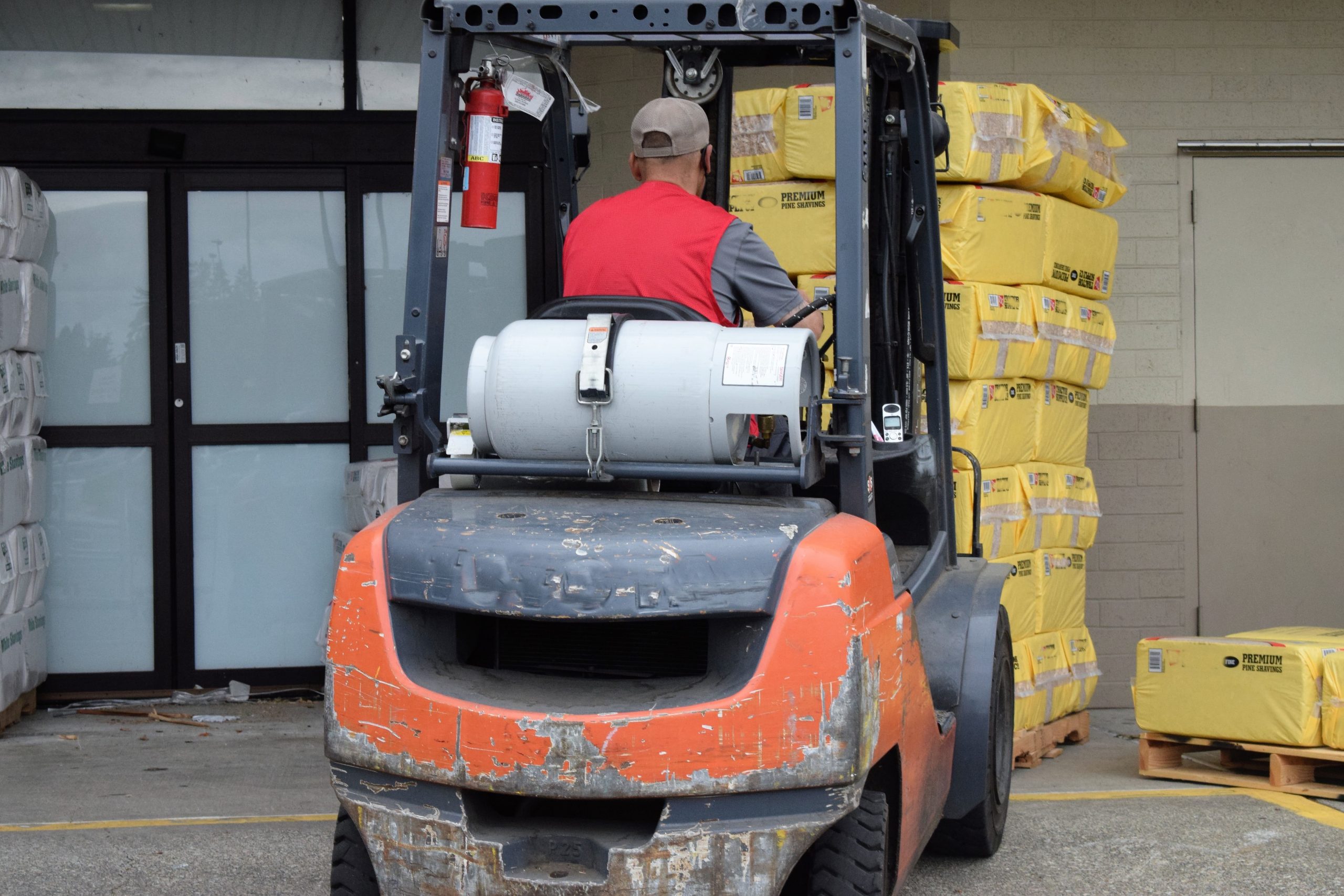 Perusahaan Penyewaan Forklift Reach Truck Electric Per Hari  Di Wilayah Talaga Bodas